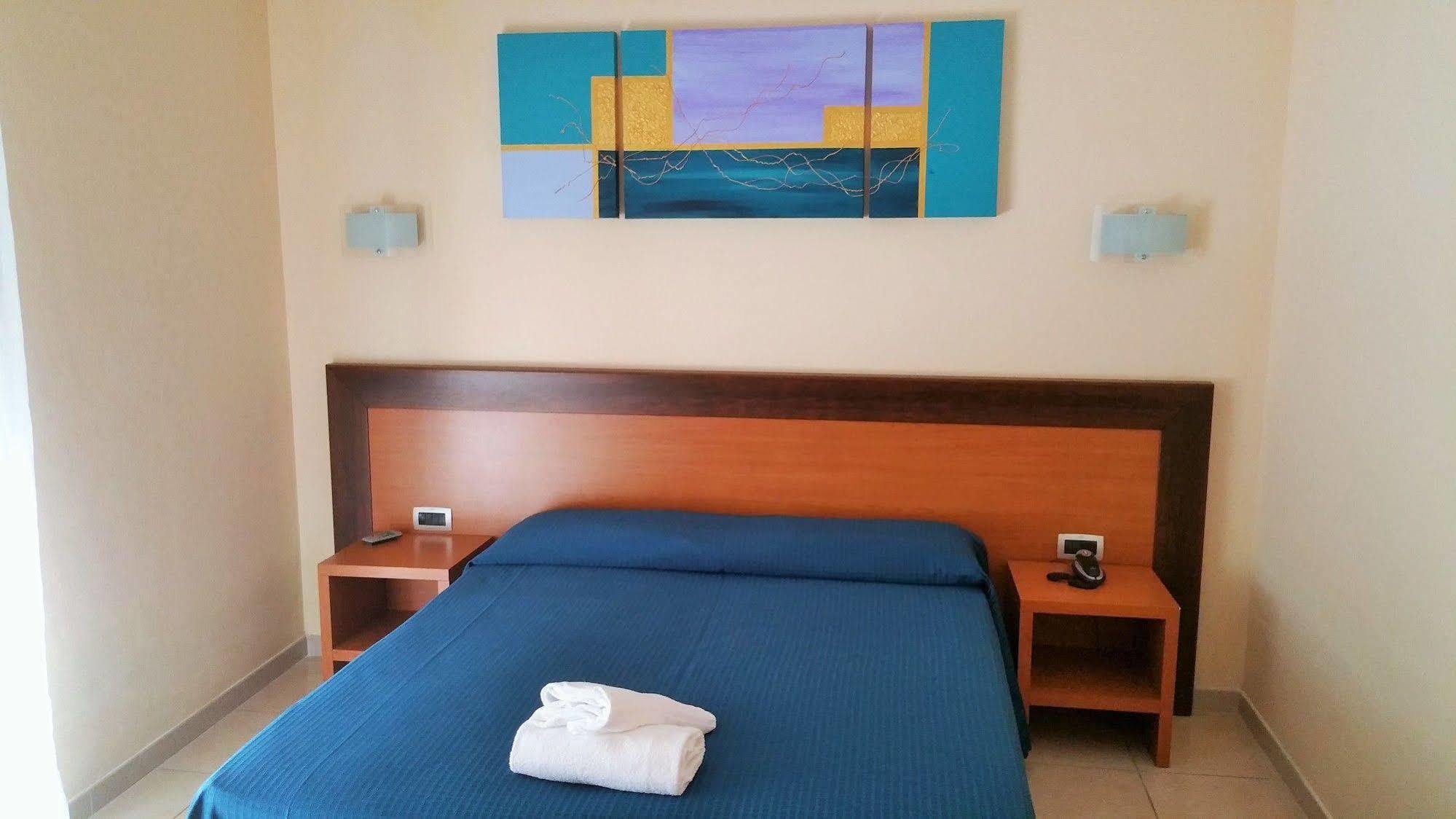 Hotel Club Koiné Otranto Esterno foto
